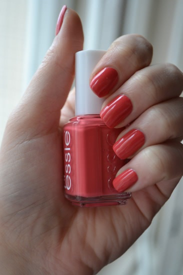 Коралл bump up the pumps от Essie