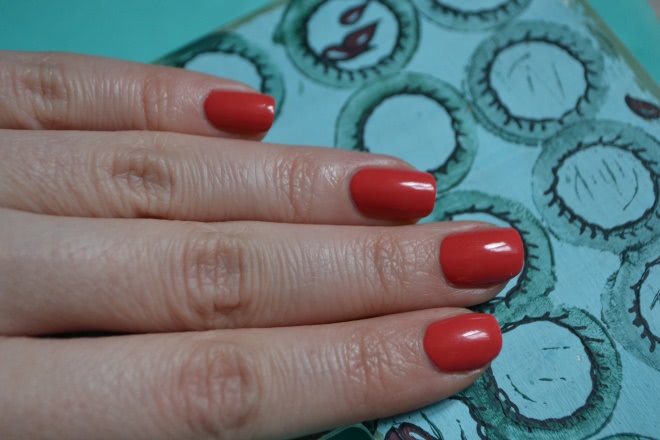 Коралл bump up the pumps от Essie