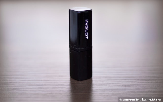 Grey-mania или Inglot Black Swan Collection Matte Lipstick #436
