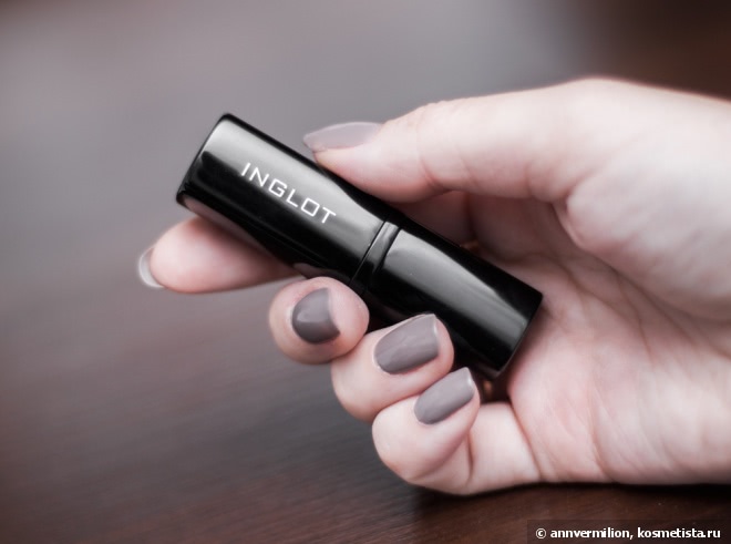 Grey-mania или Inglot Black Swan Collection Matte Lipstick #436