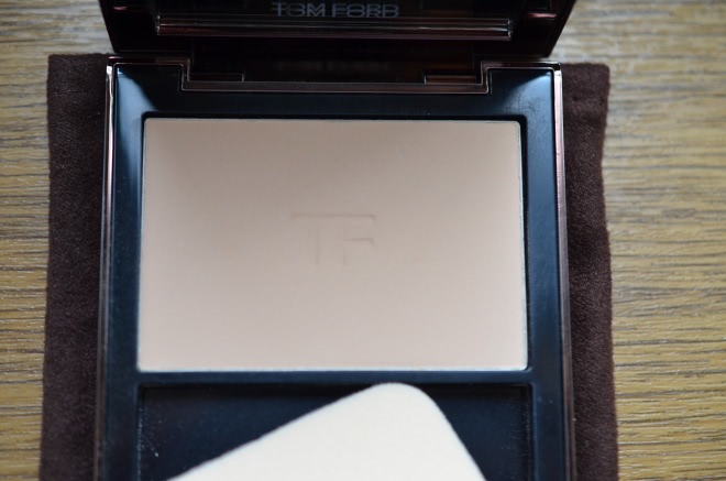 Три продукта, которые сделали мою осень! Tom ford: Flawless Powder / Foundation 1.5 Cream; Skin Illuminating Powder Duo Color Moodlight. Gucci luxurious moisture-rich lipstick № 410 heartbreaker