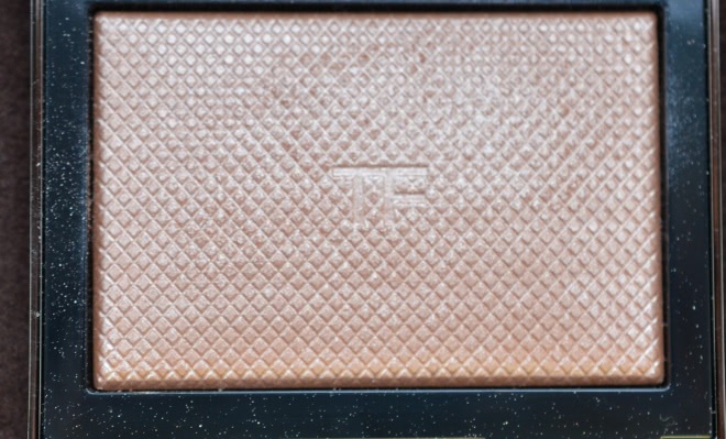 Три продукта, которые сделали мою осень! Tom ford: Flawless Powder / Foundation 1.5 Cream; Skin Illuminating Powder Duo Color Moodlight. Gucci luxurious moisture-rich lipstick № 410 heartbreaker