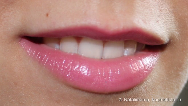 Тающий карандаш-блеск для губ Kiko Urban Sheen lipgloss 02 Vibrant Camellia