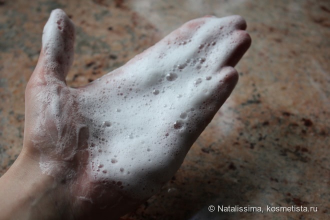 Корейская очищающая пенка для лица Holika Holika Pig-clear dust out
