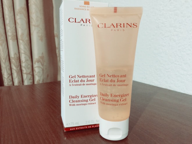 Два продукта в уходе от Clarins линейки Eclat du Jour