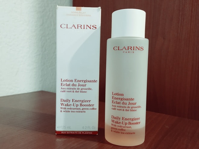 Два продукта в уходе от Clarins линейки Eclat du Jour