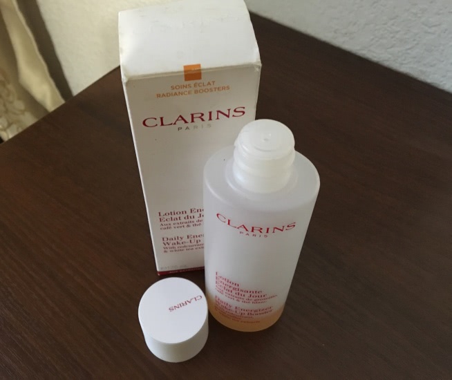 Два продукта в уходе от Clarins линейки Eclat du Jour