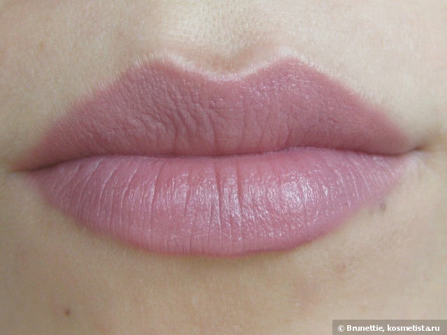 Всесезонный нюд Essence Longlasting Lipstick № 03 Come Naturally из весенней коллекции 2015 I Love Nude