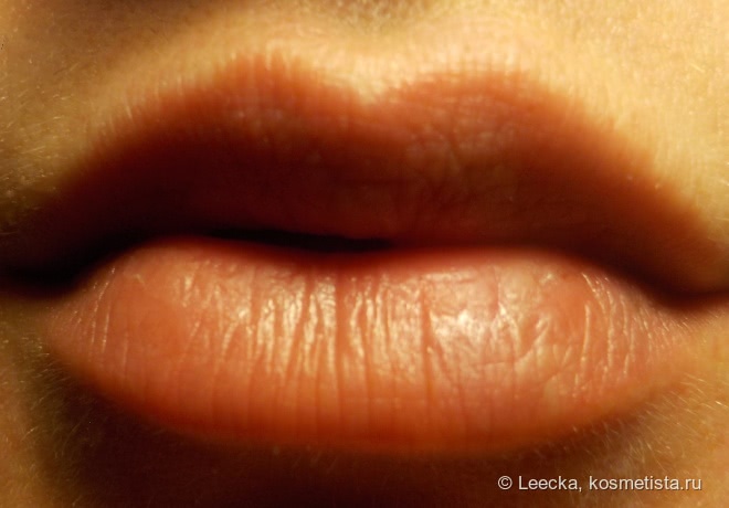 Essence glossy kiss lipbalm 05 berry kiss