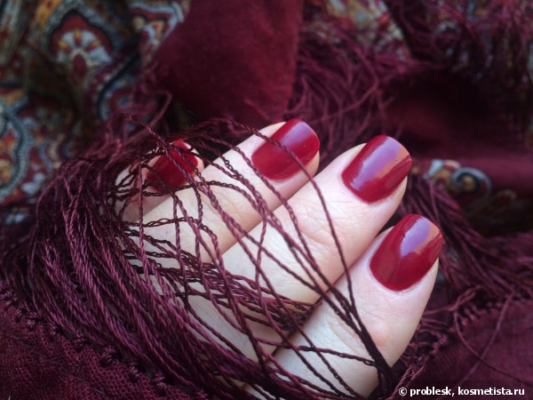 Опьяняющий Opi Nail Lacquer Quarter of a Cent-Cherry NL A34