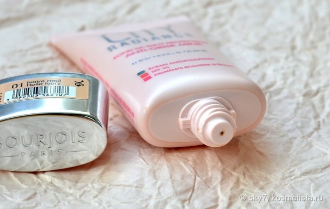 Тональный крем Bourjois City Radiance fond de teint protecteur anti-grise mine в оттенке 01 Rose ivory