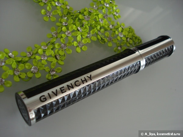 Восторг и разочарование с Le Volume de Chanel & Givenchy Noir Couture Volume