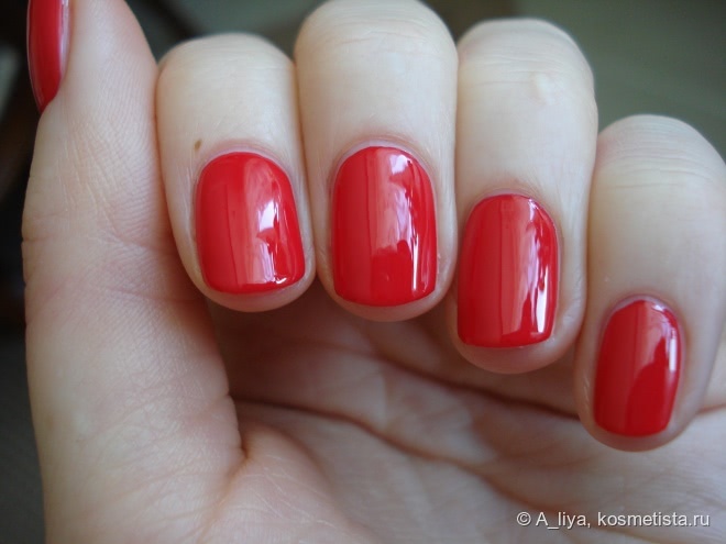 La petite Robe noire Guerlain Nail Colour # 003 Red Heels