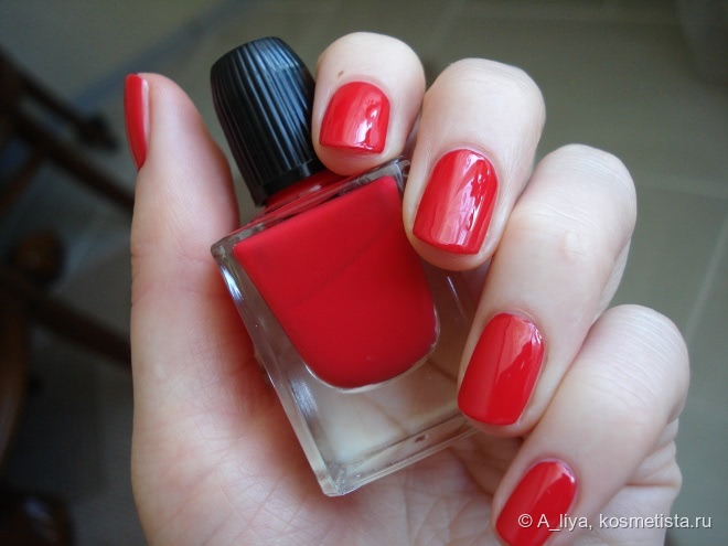 La petite Robe noire Guerlain Nail Colour # 003 Red Heels