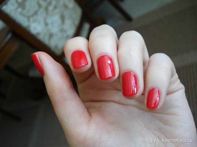 La petite Robe noire Guerlain Nail Colour # 003 Red Heels