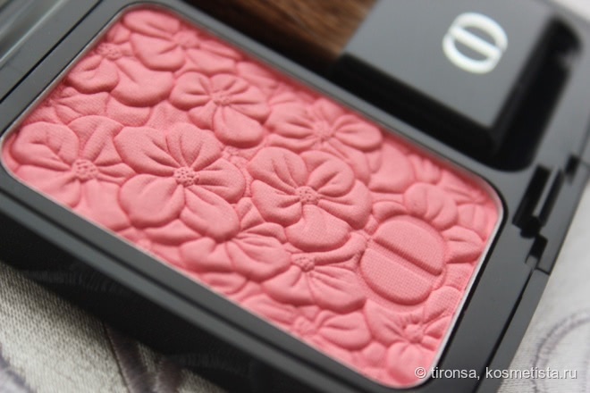 Скромный румянец. Румяна Dior Diorblush Glowing Gardens Vibrant Colour Powder Blush # 844 Floral Pink