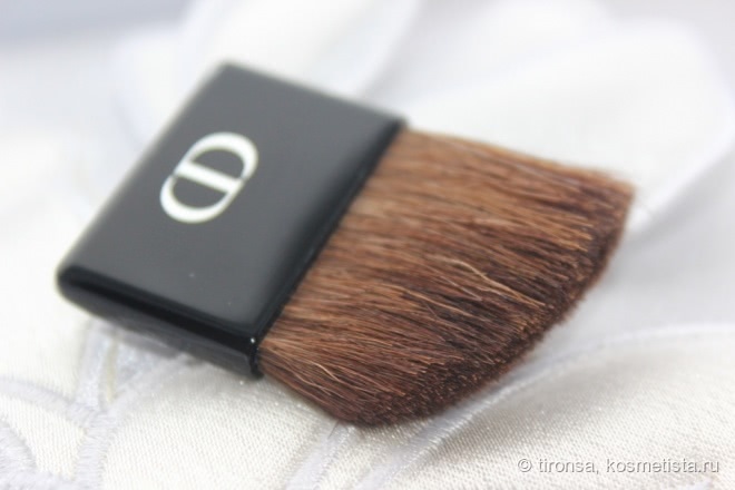 Скромный румянец. Румяна Dior Diorblush Glowing Gardens Vibrant Colour Powder Blush # 844 Floral Pink