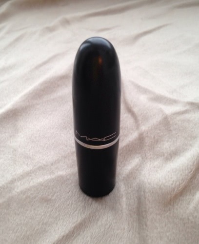 Нежнейший нюд в исполнении MАС Amplified Creme Lipstick в оттенке Blankety