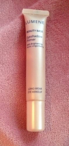 Сравнение баз под тени: E.l.f. Cosmetics Eyelid Primer в оттенке Pearl, Lumene Beauty Base Eyeshadow Primer и Make Up Factory Sensitive Eyeshadow Base