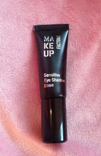 Сравнение баз под тени: E.l.f. Cosmetics Eyelid Primer в оттенке Pearl, Lumene Beauty Base Eyeshadow Primer и Make Up Factory Sensitive Eyeshadow Base