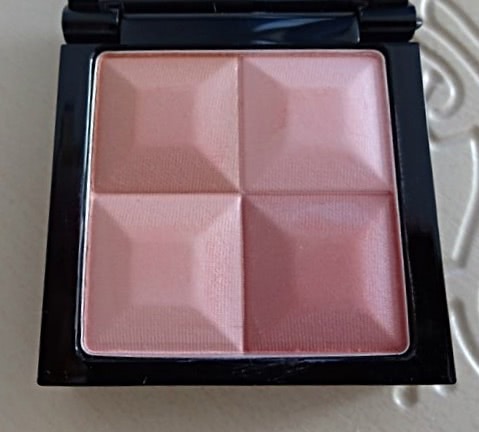 В них нельзя не влюбиться! Givenchy Le Prisme Blush Powder Blush #22 Vintage Pink