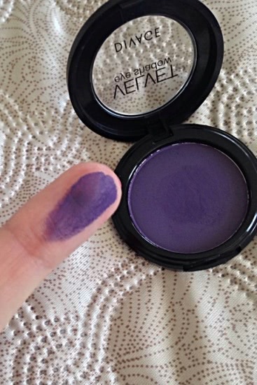 Бюджетные находки уходящего сезона: Vivienne Sabo, Rimmel, Divage