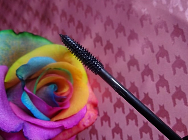 Бюджетные находки уходящего сезона: Vivienne Sabo, Rimmel, Divage