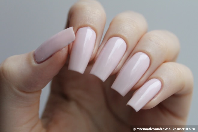 Нежный, скромный Essie Fiji