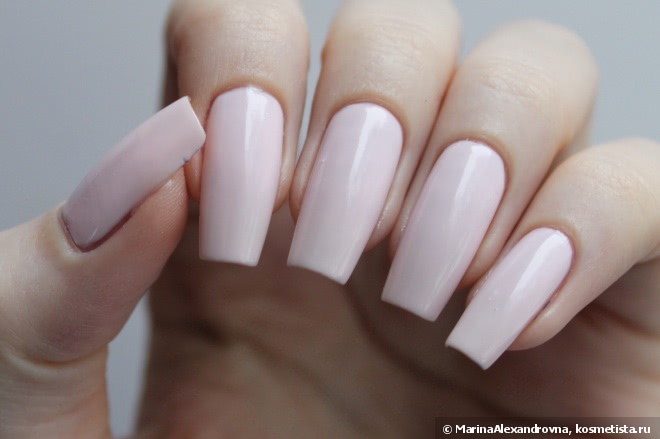 Нежный, скромный Essie Fiji