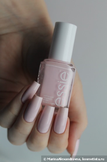 Нежный, скромный Essie Fiji