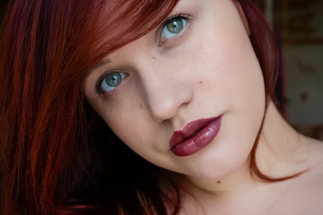 Прекрасный и ужасный Chanel Rouge Allure Extrait De Gloss 72 Controversy