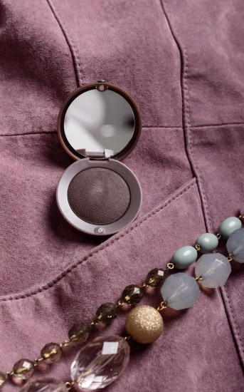 Тени Bourjois Ombre A Paupieres Boite Ronde Creme-Poudre: 06 и 08 – бюджетные отличники