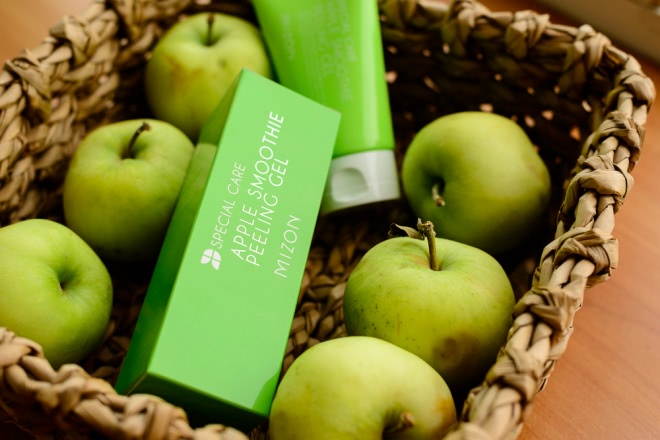 Мягкое отшелушивание с Mizon Apple Smoothie Peeling Gel