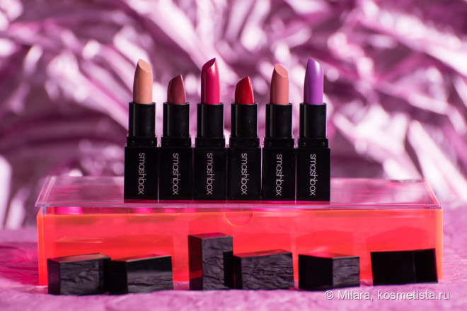 Неоновый Light It Up: Lipstick & Lip Mattifier – набор помад от американской марки Smashbox