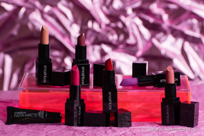 Неоновый Light It Up: Lipstick & Lip Mattifier – набор помад от американской марки Smashbox