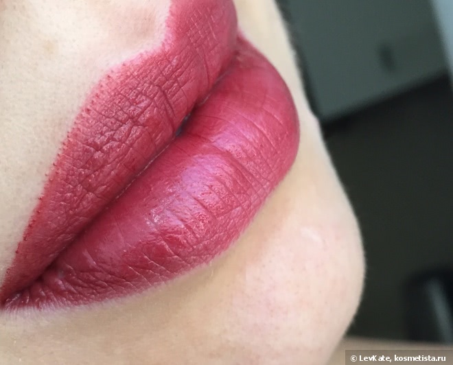Моя истинная драгоценность Увлажняющая помада с блеском Chanel Rouge Coco Shine Hydrating Sheer Lipshine в оттенке 112 Temeraire. Chanel Les Automnales Fall 2015 Collection