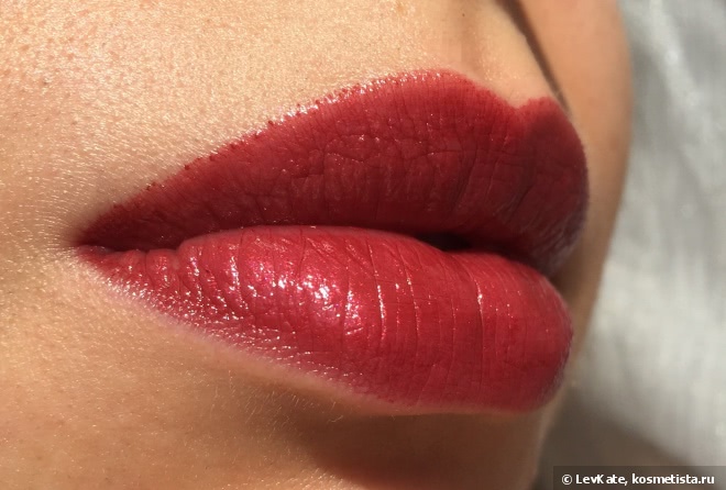 Моя истинная драгоценность Увлажняющая помада с блеском Chanel Rouge Coco Shine Hydrating Sheer Lipshine в оттенке 112 Temeraire. Chanel Les Automnales Fall 2015 Collection