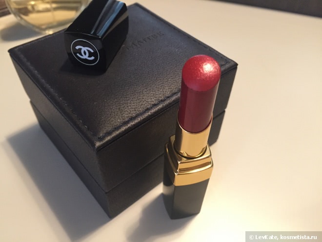 Моя истинная драгоценность Увлажняющая помада с блеском Chanel Rouge Coco Shine Hydrating Sheer Lipshine в оттенке 112 Temeraire. Chanel Les Automnales Fall 2015 Collection