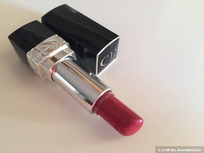 Настоящий бриллиант в моей коллекции помад Dior Rouge Dior Couture Colour Voluptuous Care Lipstick в оттенке 644 Rouge Blossom