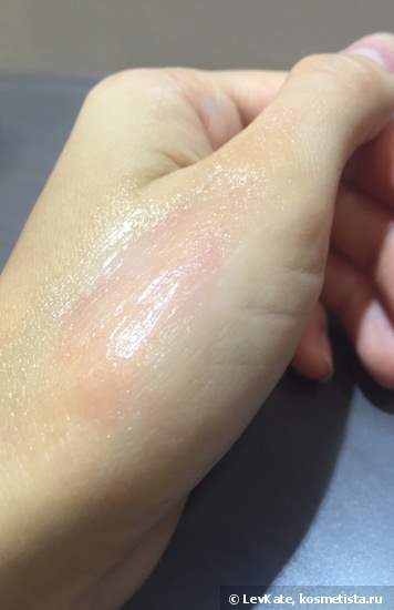 Кожа рук под надежной защитой Крема-барьера La Roche Posay Cicaplast Mains