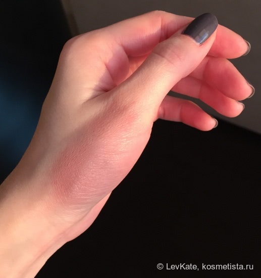 Яркие компактные румяна Dior Diorblush Vibrant Colour Powder Blush в оттенке 566 Сумеречный Милли