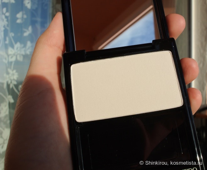 Лунный свет. Shiseido Luminizing Satin Face Color WT905
