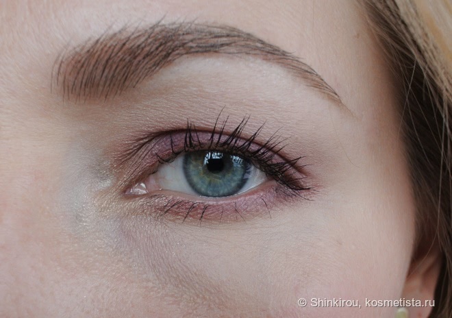 Палетка теней Oriflame Giordani Gold Eye Shadow Quad в оттенке 32077 Radiant Plum