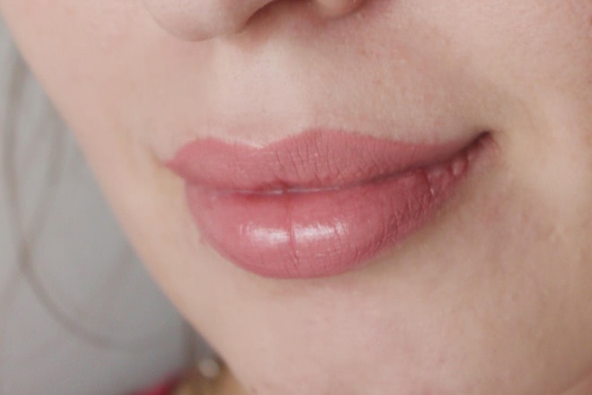 Если вы в поисках розового нюда, тогда вам сюда Rouge Dior Nude Lip Blush Voluptous Care № 263 Swan и Estee Lauder Pure Color Envy Sculpting Lipstick № 120 Desirable