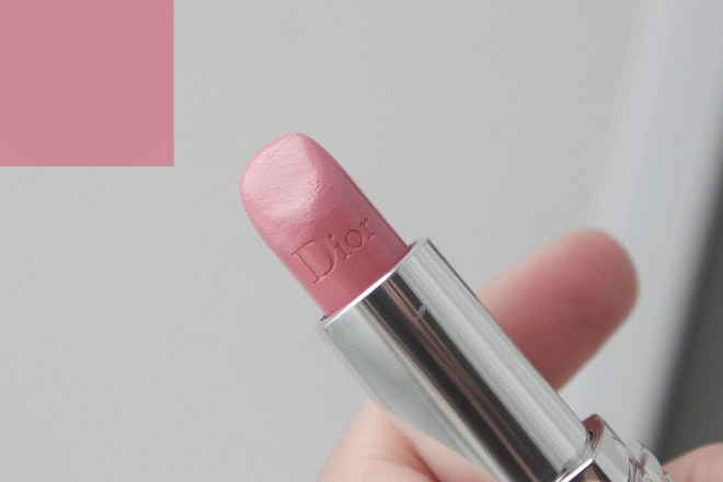 Если вы в поисках розового нюда, тогда вам сюда Rouge Dior Nude Lip Blush Voluptous Care № 263 Swan и Estee Lauder Pure Color Envy Sculpting Lipstick № 120 Desirable