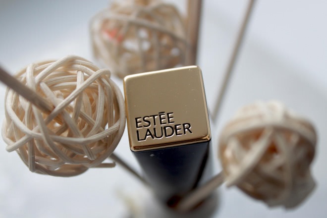 Если вы в поисках розового нюда, тогда вам сюда Rouge Dior Nude Lip Blush Voluptous Care № 263 Swan и Estee Lauder Pure Color Envy Sculpting Lipstick № 120 Desirable