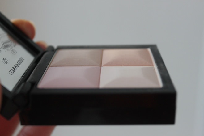 Такая нежная и незаметная Givenchy Givenchy Le Prisme Visage Mat Soft Compact Face Powder 83 Peach Plumetis