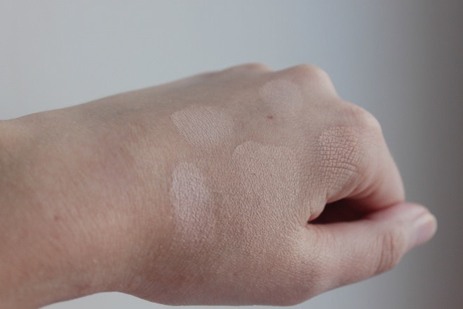 Такая нежная и незаметная Givenchy Givenchy Le Prisme Visage Mat Soft Compact Face Powder 83 Peach Plumetis