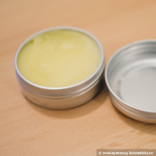 Мой незаменимый зимний помощник Lush Lip Service Lip Balm