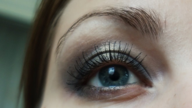 Nars Larger Than Life Volumizing Mascara (color black)